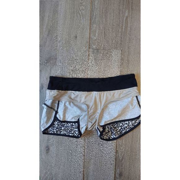 Lululemon Speed Short (2 1/2") - Picture 9 of 10